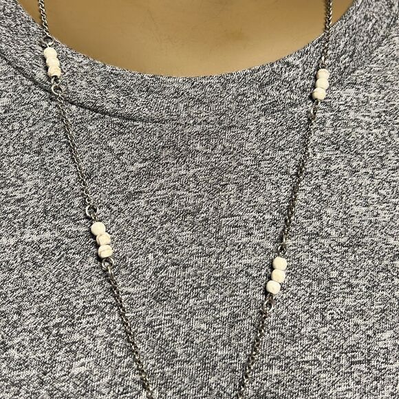 Stunning Silver Tone And Black/Leopard Leaf Necklace - Picture 4 of 6